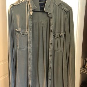 American Eagle button up
